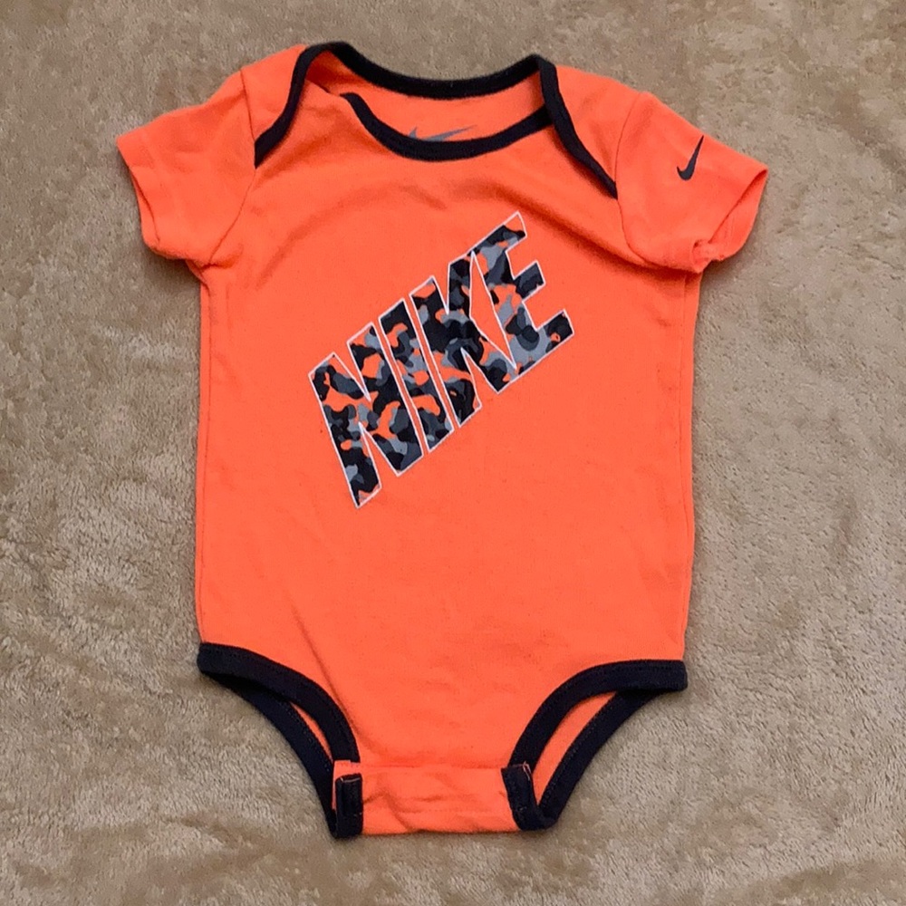 Nike onesie🧡
